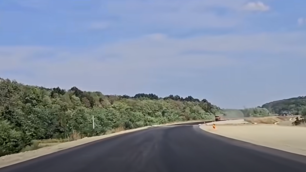 Autostrada A1 Margina–Holdea: au început lucrările de asfaltare. Șantierul a ajuns la 72%