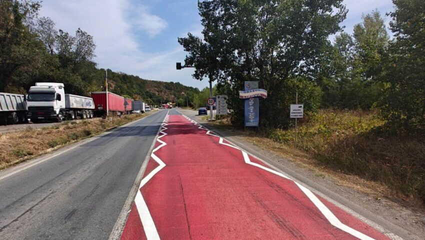 Covor rutier roșu și afișaje electronice pentru reducerea vitezei, în cinci localități din vestul țării