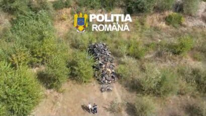 Bărbat reținut după ce ar fi abandonat deșeuri provenite din dezmembrarea unor mașini, în Caraș-Severin