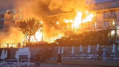 Incendiu puternic în staţiunea bulgară Sozopol. Mai multe hoteluri au fost evacuate