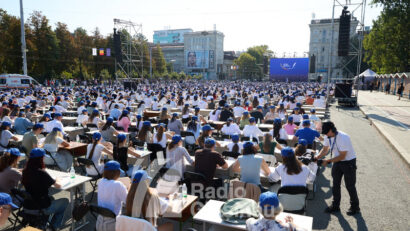 Ziua Limbii Române, sărbătorită la Chișinău. 3.500 de oameni au participat la Marea Dictare Națională