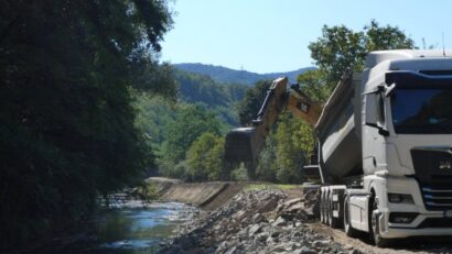 Investiție de aproape 49 de milioane de lei pentru amenajarea pârâului Nădrag. Peste 4.000 de locuitori vor fi protejați de inundații