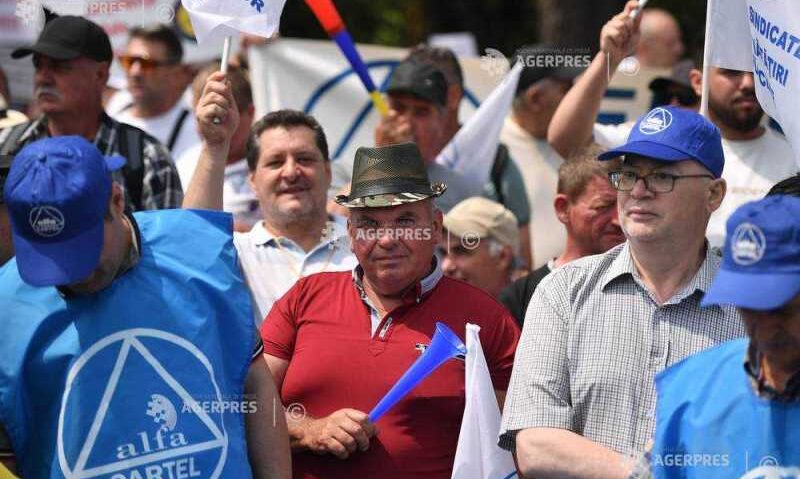 Proteste în fața Ministerului Muncii pentru creșterea salariului minim de la 1 ianuarie 2027