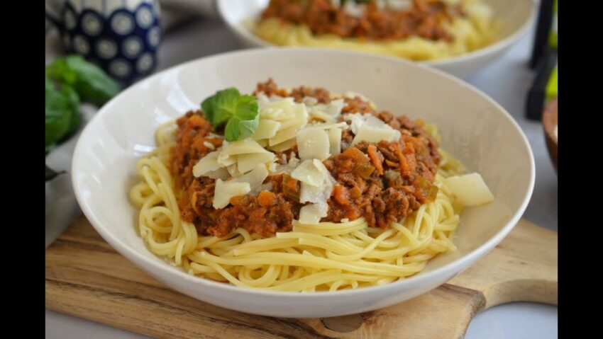 Ragù de rață cu paste – rețetă italiană aromată, inspirată din dieta mediteraneană