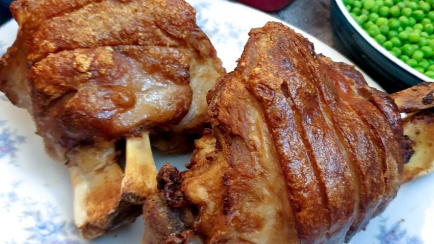 Eisbein, ciolan de porc în stil german. Rețetă tradițională din Saxonia-Anhalt