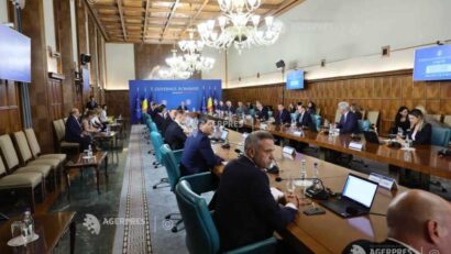 Bursele elevilor se mențin în anul școlar 2026-2027. Bursa de merit ajunge la 450 de lei