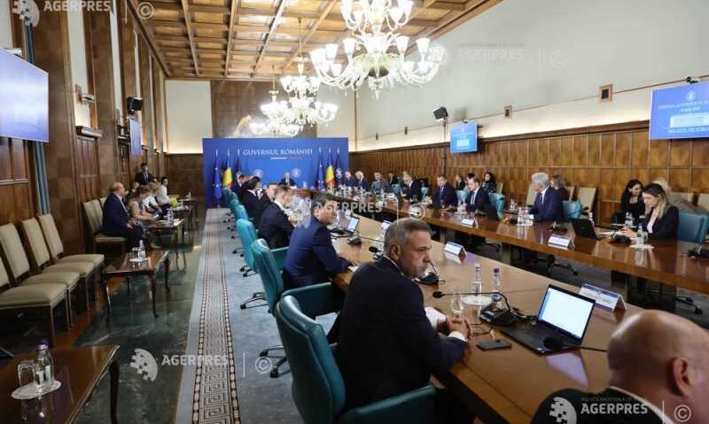 Bursele elevilor se mențin în anul școlar 2026-2027. Bursa de merit ajunge la 450 de lei