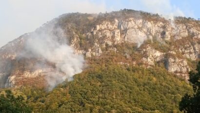 IGSU: intervenție complexă pentru stingerea incendiului din Parcul Național Domogled – Valea Cernei