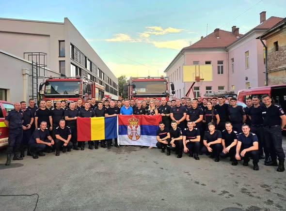 Pompierii de la ISU Timiș s-au întors acasă după 14 zile de misiune în Serbia