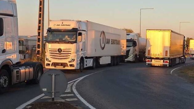Protest în Arad: transportatorii cer amânarea platformei TollRo