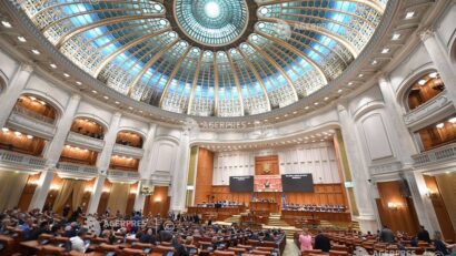 Guvernul Siegfried Mureșan, la vot în Parlament. Sunt necesare 233 de voturi pentru învestire
