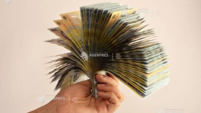 Guvernul acordă stimulente pentru elevii cu media 10 la examenele naționale