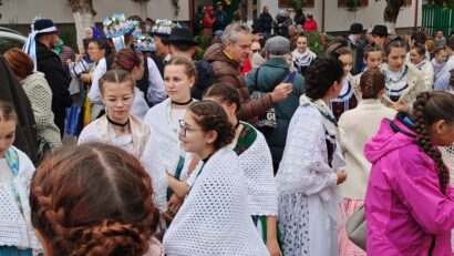 Kirwai la Gărâna 2026: sărbătoarea tradițională a etnicilor germani de la poale de Semenic a adunat localnici și oaspeți de pretutindeni