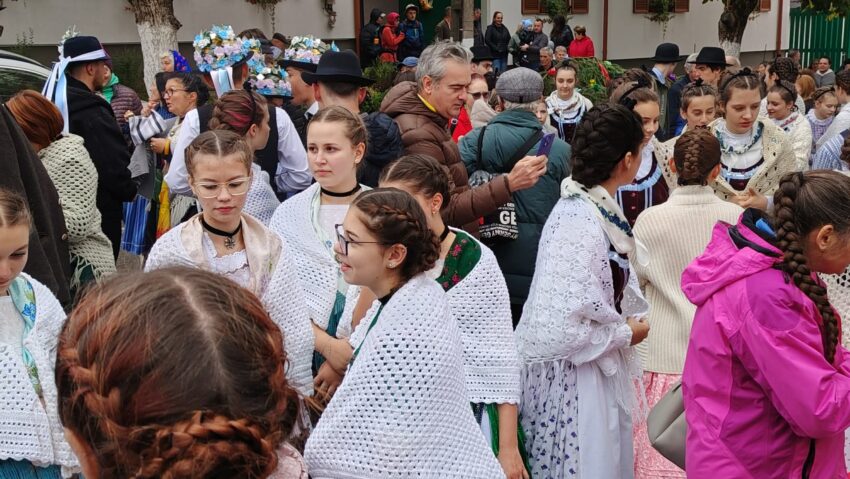 Kirwai la Gărâna 2026: sărbătoarea tradițională a etnicilor germani de la poale de Semenic a adunat localnici și oaspeți de pretutindeni
