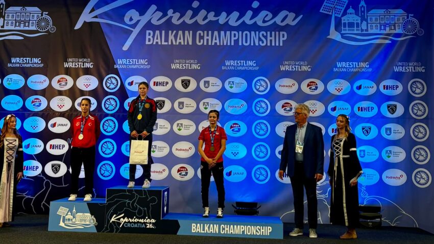 Lupte: reşiţeanca Andrada Dinţă, aur balcanic în Croaţia!