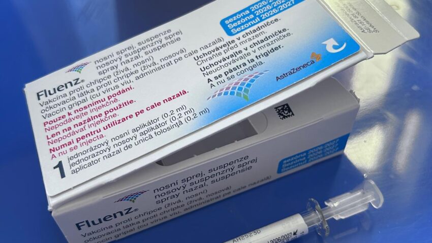 Criză de vaccinuri antigripale şi în Caraș-Severin. Unele farmacii au liste de așteptare de până la 120 de doze. Ce spun farmaciştii?