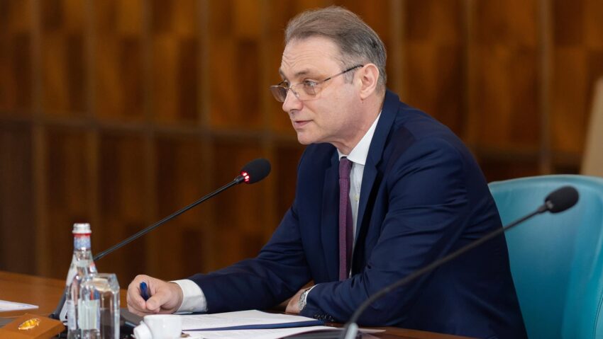 Luca Niculescu vrea să depună la Parlament programul de guvernare și lista miniștrilor pe 15 octombrie