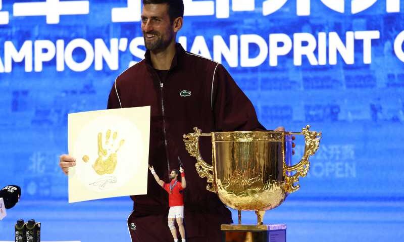 Novak Djokovic, din nou campion la Beijing: al 102-lea titlu al carierei