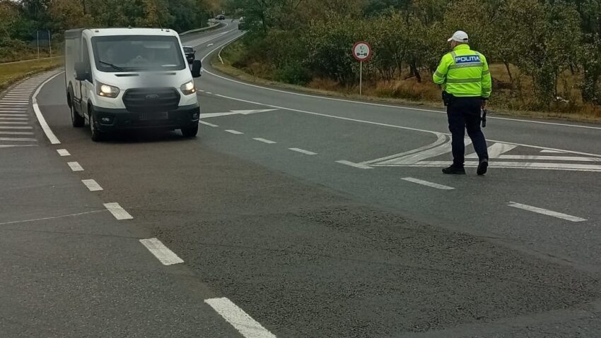 Acțiune pe DN 6 în Caraș-Severin: 37 de sancțiuni contravenționale și un permis reținut