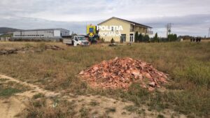 Controale în Caraș-Severin pentru prevenirea depozitării ilegale a deșeurilor. Opt sancțiuni aplicate