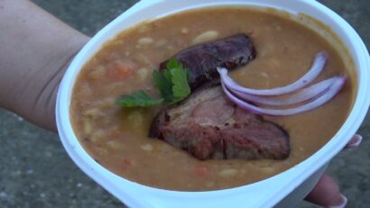 Festivalul gastronomic internațional „Păsuljada” 2026, la Radimna: tradiție, gastronomie și folclor sârbesc și românesc
