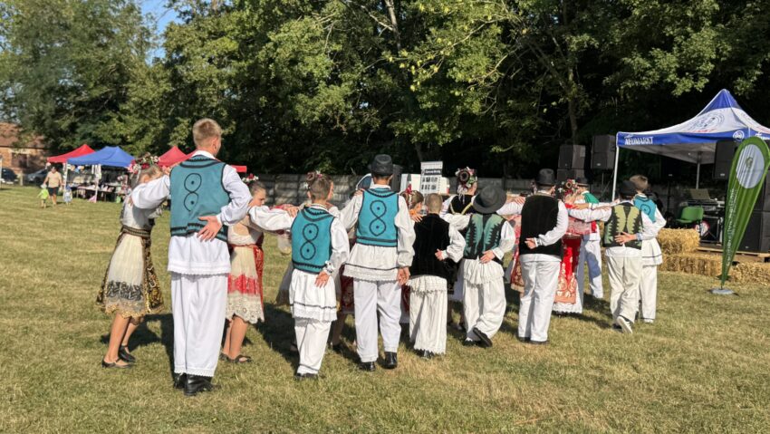 Festivalul Fermierilor de la Obreja: sărbătoare dedicată agricultorilor, cu muzică populară și voie bună