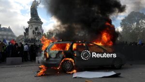 Protestele împotriva scumpirilor din Franța se extind în Belgia. Violențe la Bruxelles și Liège, mașini incendiate și persoane arestate