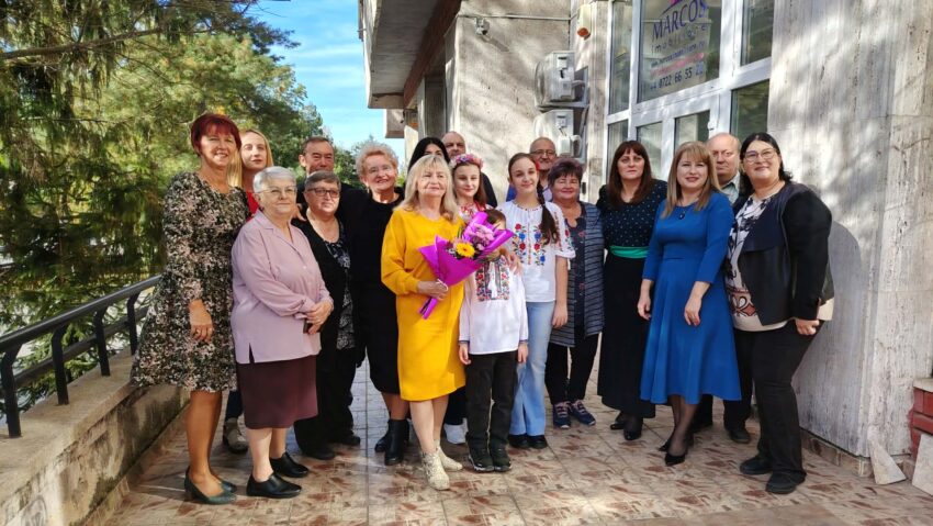 Expoziție de goblenuri, macrameuri și artă în lemn și rășină, la Reșița. Tradițiile și meșteșugurile de odinioară, readuse în prim-plan