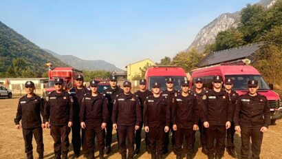13 pompieri din Timiș, mobilizați pentru stingerea incendiului din Parcul Național Domogled–Valea Cernei