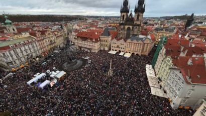 Proteste masive în Cehia: zeci de mii de oameni contestă reforma mass-media și avertizează asupra riscului de cenzură