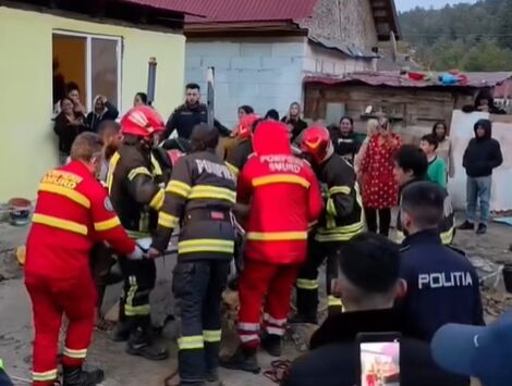 Băiat de 14 ani, salvat după ce a căzut într-o fântână de 4 metri, la Reșița