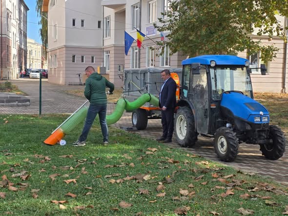 Lugoj: Serviciul Spații Verzi va fi dotat cu utilaje noi pentru întreținerea domeniului public